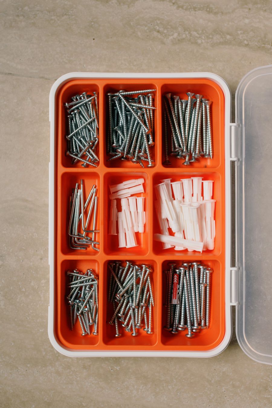 Organizador con tornillos